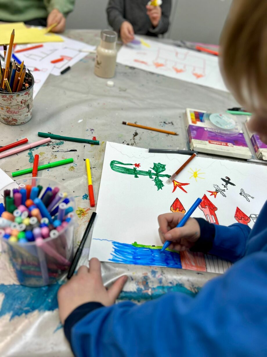 Cours d'arts plastiques - À partir de 4 ans