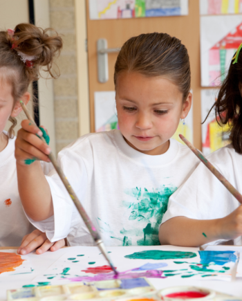 *Matin* - Stage d'arts plastiques - Du 21 au 25 août (4 à 8 ans)