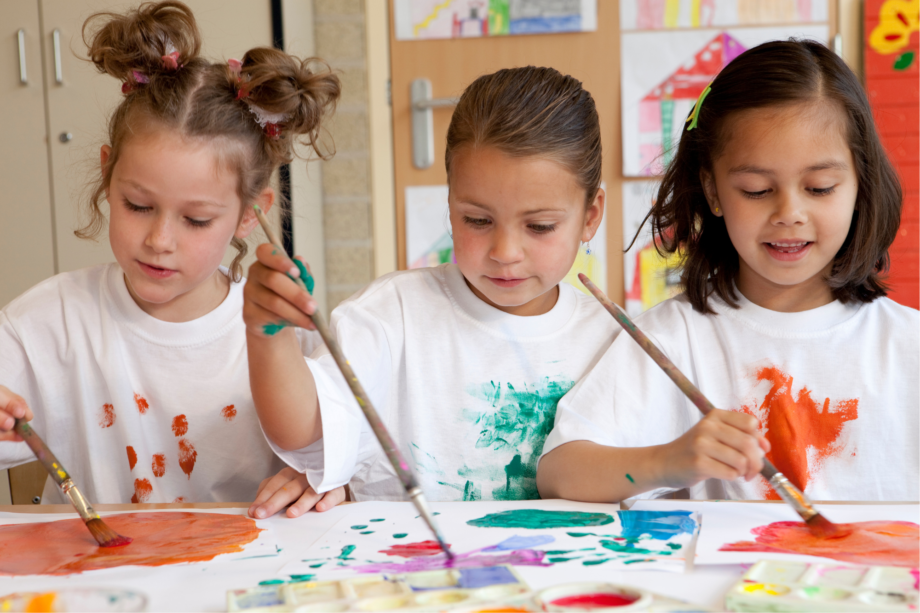 *Matin* - Stage d'arts plastiques - Du 21 au 25 août (4 à 8 ans)