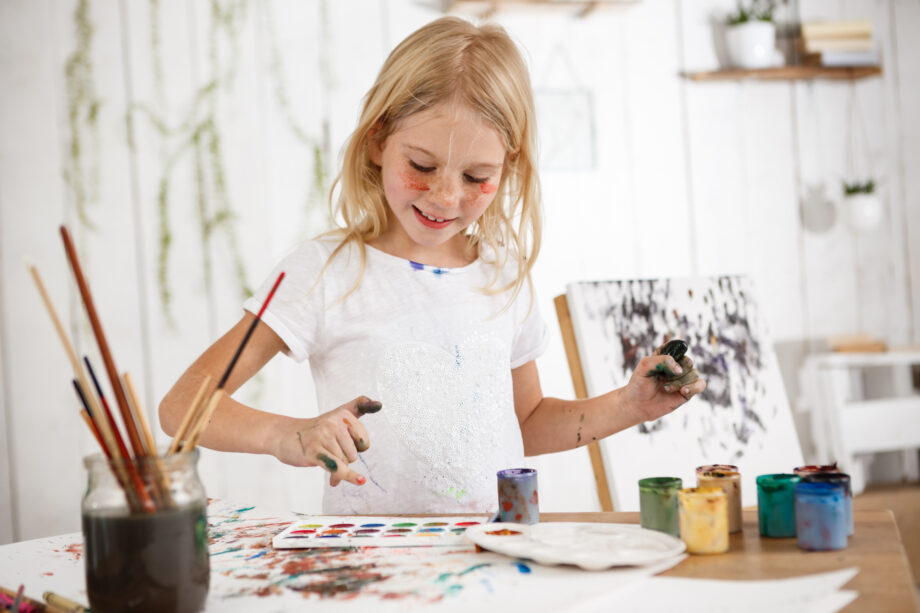 *Journée complète* - Arts Plastiques - Du 15 au 19 Juillet - De  4 à 8 ans