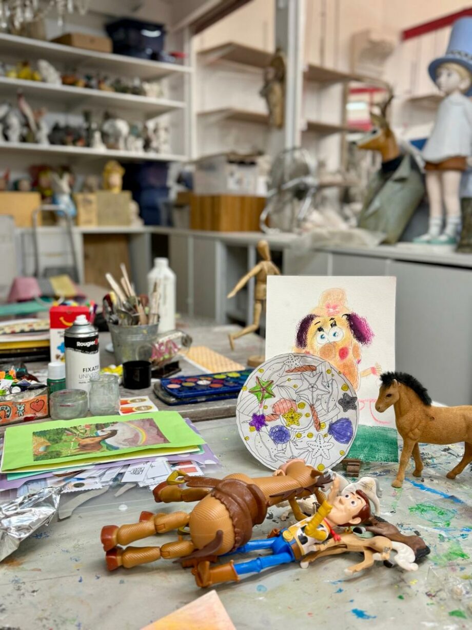 Cours d'arts plastiques avec Raquel - À partir de 3 ans